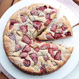 Erdbeer-Rhabarber-Joghurtkuchen