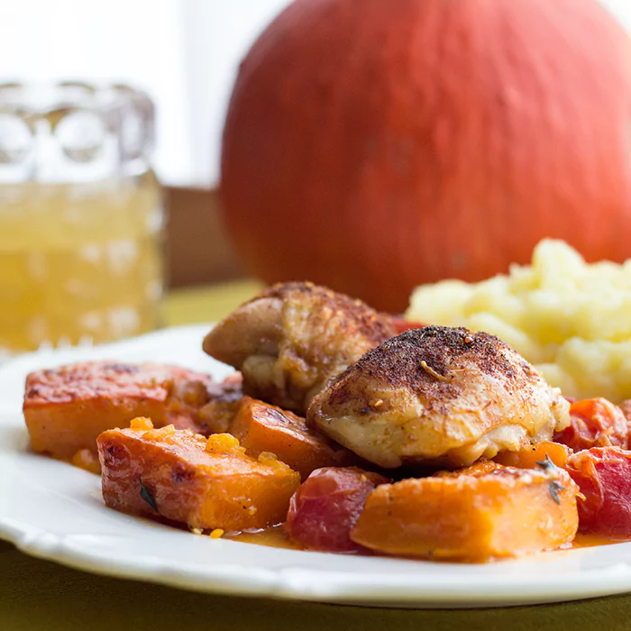 Hähnchen mit Kürbis und Tomaten