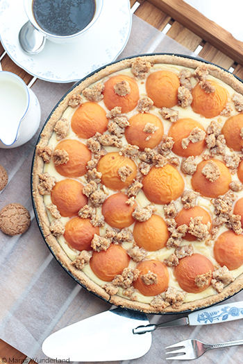 Aprikosen-Tarte mit Streuseln