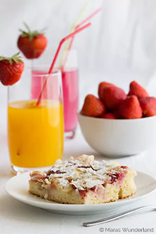 Erdbeer-Nektarinen-Blechkuchen
