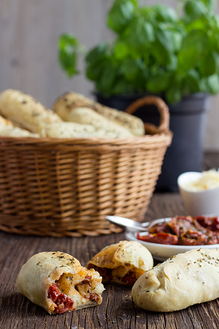 Pizzabrötchen mit dreierlei Füllung