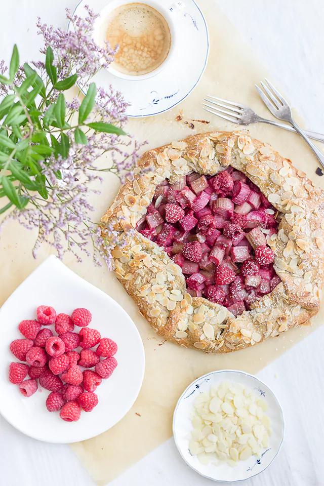 Himbeer-Rhabarber-Galette