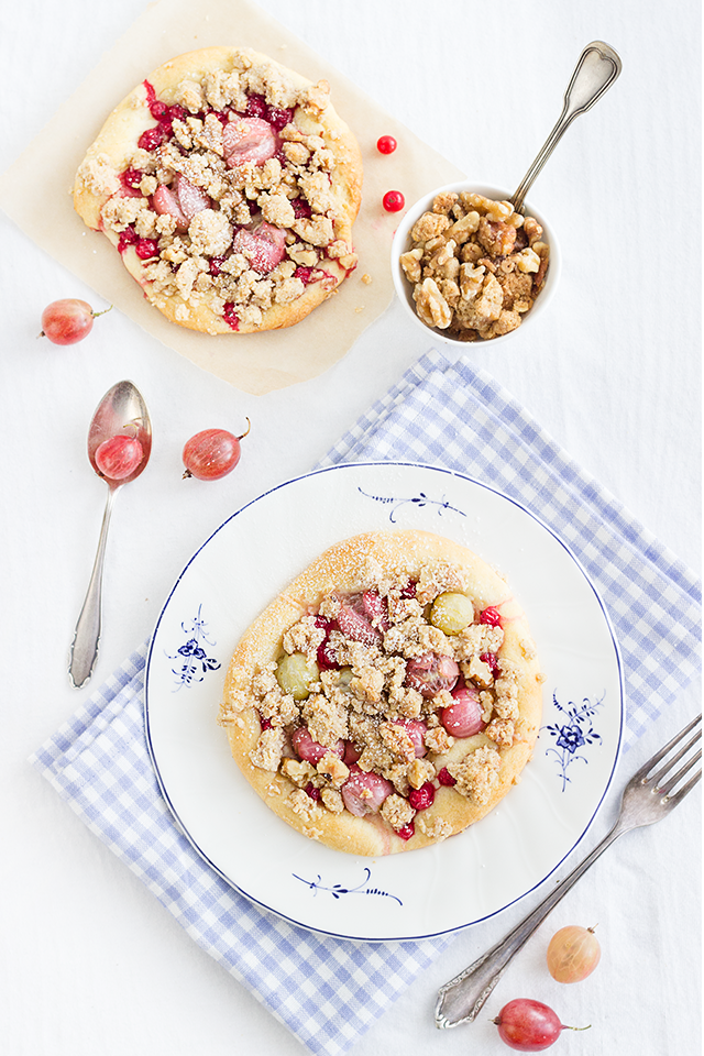 Stachelbeer-Streusel-Taler