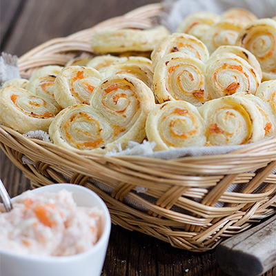 Lachs-Frischkäse-Schweineohren