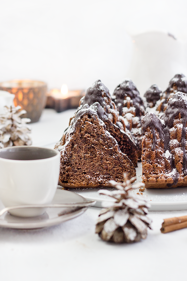 Rotweinkuchen mit Lebkuchen