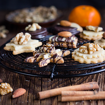 Nuss-Marzipan-Plätzchen