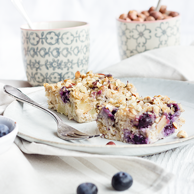 Baked Oatmeal mit Äpfeln und Heidelbeeren