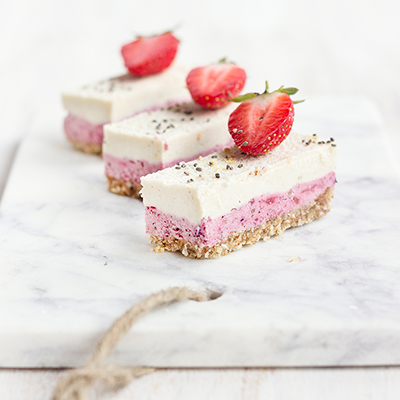 Raw Strawberry Lemon & Blueberry Coconut Cheesecake