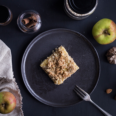 veganer Apfel-Pudding-Streuselkuchen