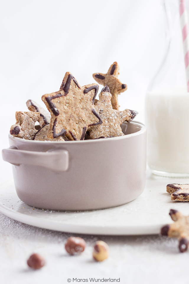 Gesunde Lebkuchenplätzchen mit Haselnüssen