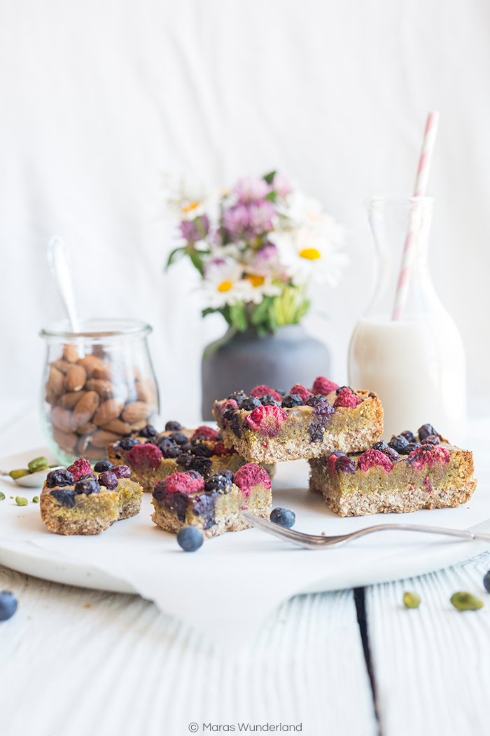 Gesunder Beeren-Pistazien-Kuchen