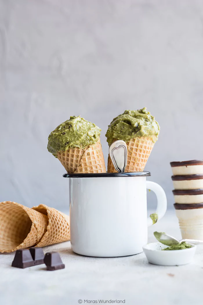 Gesunde Matcha-Kokos-Eiscreme