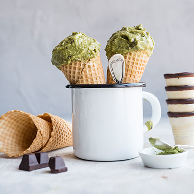 Gesunde Matcha-Kokos-Eiscreme