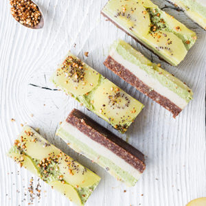 Healthy Raw Kiwi Cheesecake • from Maras Wunderland