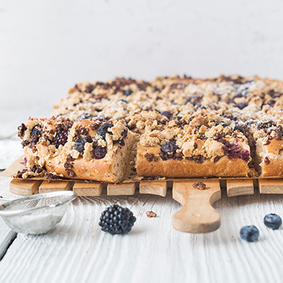 Schokonuss-Streuselkuchen mit Beeren