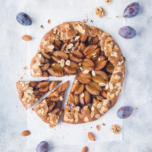 Zwetschgen-Galette mit Kaffee-Walnuss-Creme