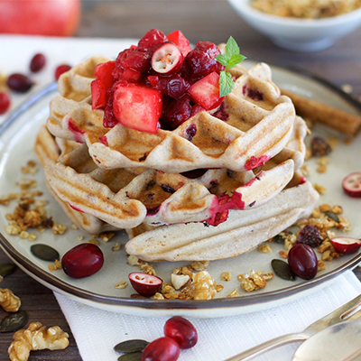 Cranberry-Waffeln mit Apfel-Cranberry-Kompott