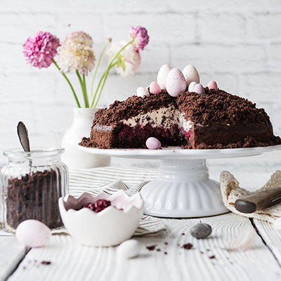 Rezept für Kirsch-Maulwurfkuchen. Der deutsche Klassiker ohne Banane und in einer gesünderen Variante. Perfekt zu Ostern. Einfach zu backen.