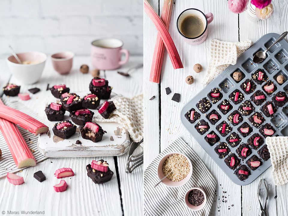 {Werbung} Rezept für gesündere Rhabarber Brownie BItes mit Cookie Dough Kern. Schnell und einfach gemacht.