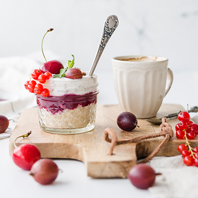 Beeren Stracciatella Minz Dessert