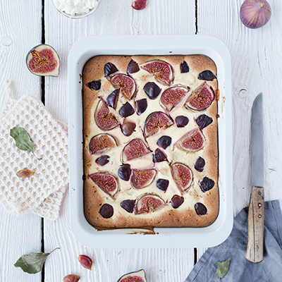 Feigen-Zwetschgenkuchen mit Ricotta-Swirl