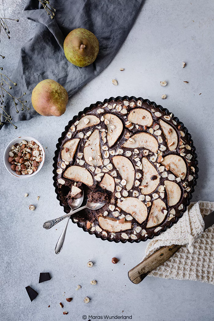 Rezept für ein Birnen-Schoko-Clafoutis. Schnell und einfach gemacht, perfektes Soulfood und Dessert für Herbst und Winter. #maraswunderland #clafoutis #birne #rezept #dessert #schokolade