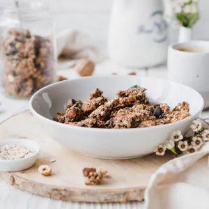 Vegane, gesunde Bananen-Granola