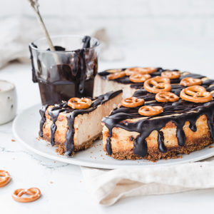 Peanutbutter Cheesecake mit Brezelboden