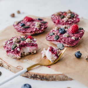 Gesunde, vegane Berry Froyo Bites