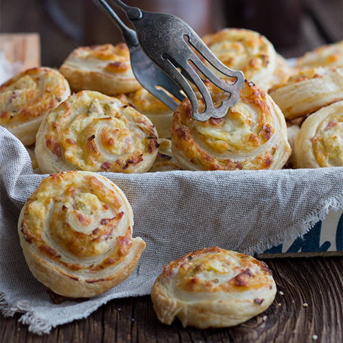 Käse-Schinken-Blätterteigschnecken