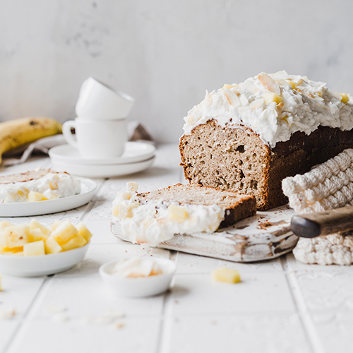 Bananenbrot mit Ananas-Kokoscreme