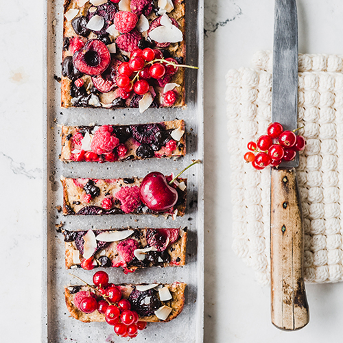 Pams Kokos-Bananenkuchen mit Beeren