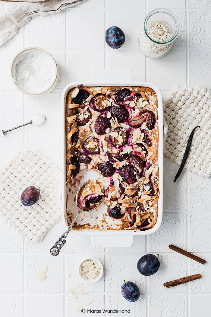 Glutenfreier, gesunder Zwetschgen-Quarkauflauf. Ein schnelles und einfaches Rezept für ein fluffiges und saftiges Herbstdessert. • Maras Wunderland #dessert #nachtisch #zwetschgen #glutenfrei #glutenfree #gesundbacken #healthydessert