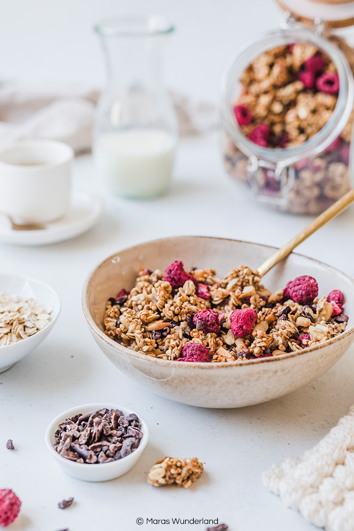 Gesunde Bananen-Hafergranola. Ein schnelles und einfaches Rezept. Knusprig, gesund, vegan. • Maras Wunderland