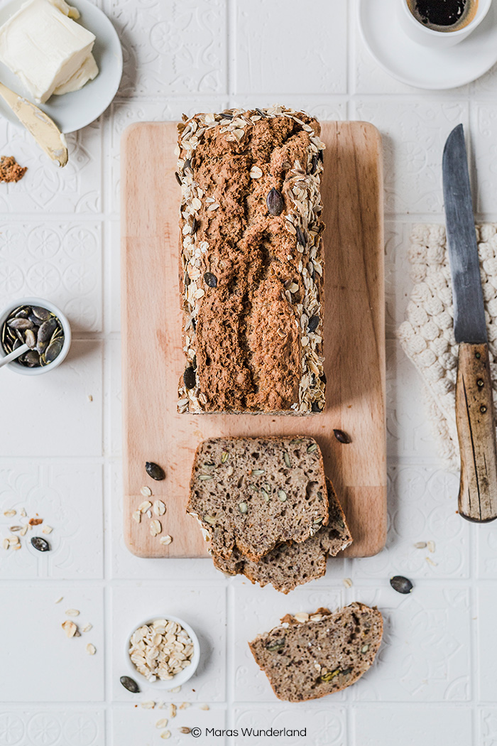 Gesundes Dinkel-Haferbrot. Ein schnelles und einfaches Rezept ohne Gehzeit. Vollkorn und vegan. • Maras Wunderland