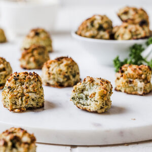 Gesündere ruck zuck Blumenkohlbällchen aus dem Ofen. Super Beilage oder Falafel-Ersatz. • Maras Wunderland