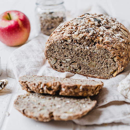 Glutenfreies Apfel-Proteinbrot