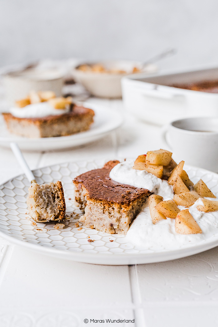 Åländische Pfannkuchen aka Milchreiskuchen. Im Original mit Pflaumenmus, bei mir gesünder und mit Vanillecreme + Apfelkompott. • Maras Wunderland #milchreiskuchen #kuchenrezept