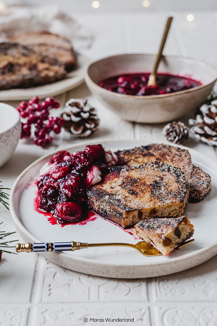 Arme Stollen Ritter mit Gewürzkirschen & Orangencreme. Schnell gemacht und super als Weihnachtsdessert oder Frühstück. • Maras Wunderland #christmasdessert #christmas #nachtisch #armeritter #frenchtoast