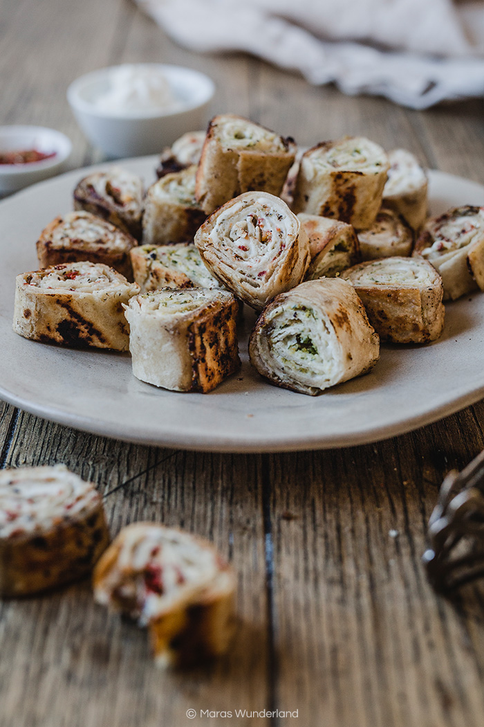 Vegane Cream Cheese Bites. Schnell und einfach gemacht und der perfekte Partysnack - auch zum Superbowl. • Maras Wunderland