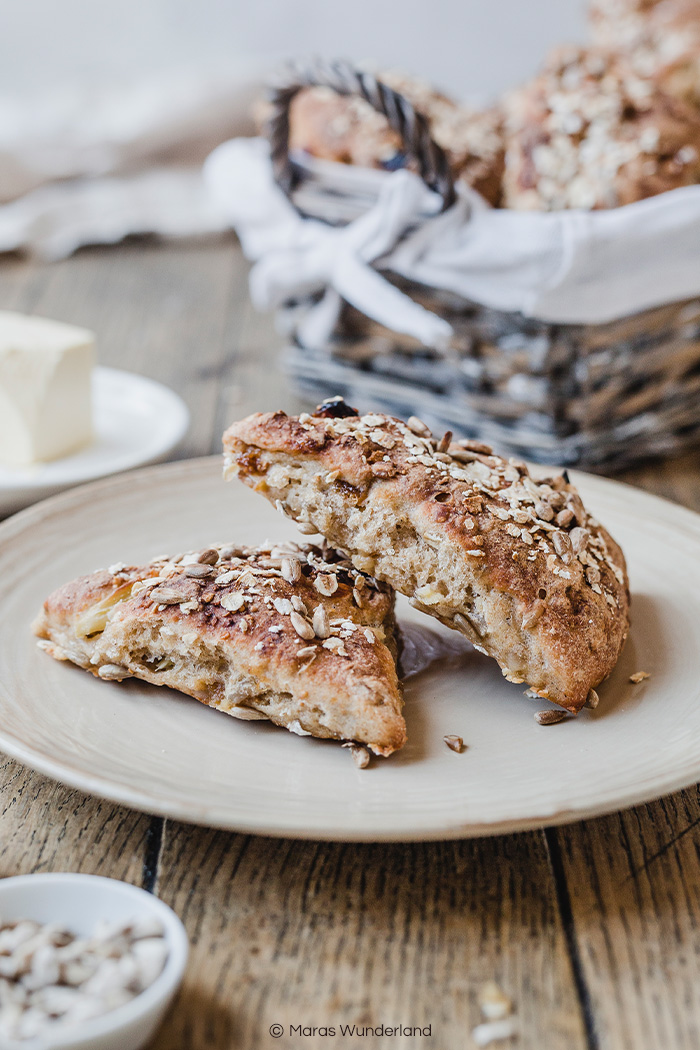 Vegane & gesunde Pausenbrötchen. Perfekt am Morgen, als Snack oder für die Schule. Herzhaft und leicht süßlich. • Maras Wunderland