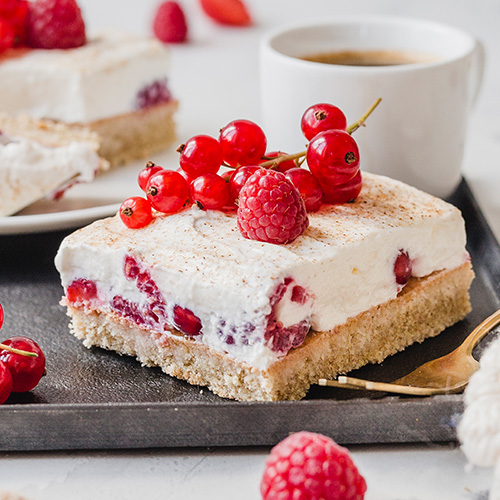 Gesünderer Schmandkuchen mit Beeren