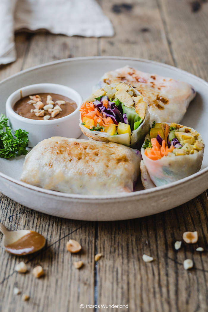 Vegane Reispapier Dumplings mit Blumenkohlreis und Tempeh. Schnell & einfach gemacht - super als Mealprep. • Maras Wunderland