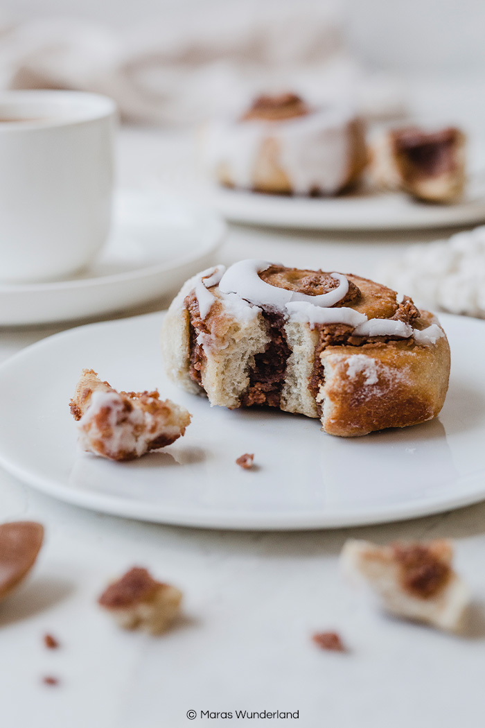 Vegane Zimtschnecken mit Teig aus nur 3 Zutaten ohne Hefe. Schnell gemacht und gesünder. • Maras Wunderland