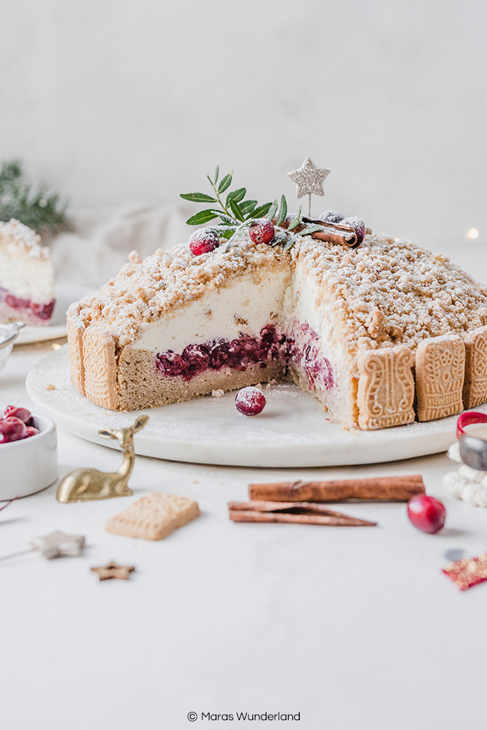 Gesünderer Spekulatius-Maulwurfkuchen mit Kirschen. Weihnachtskuchen. • Maras Wunderland