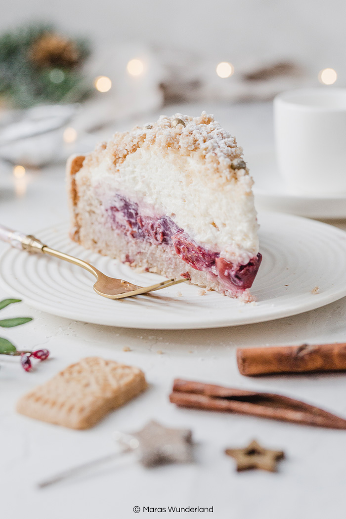 Gesünderer Spekulatius-Maulwurfkuchen mit Kirschen. Weihnachtskuchen. • Maras Wunderland