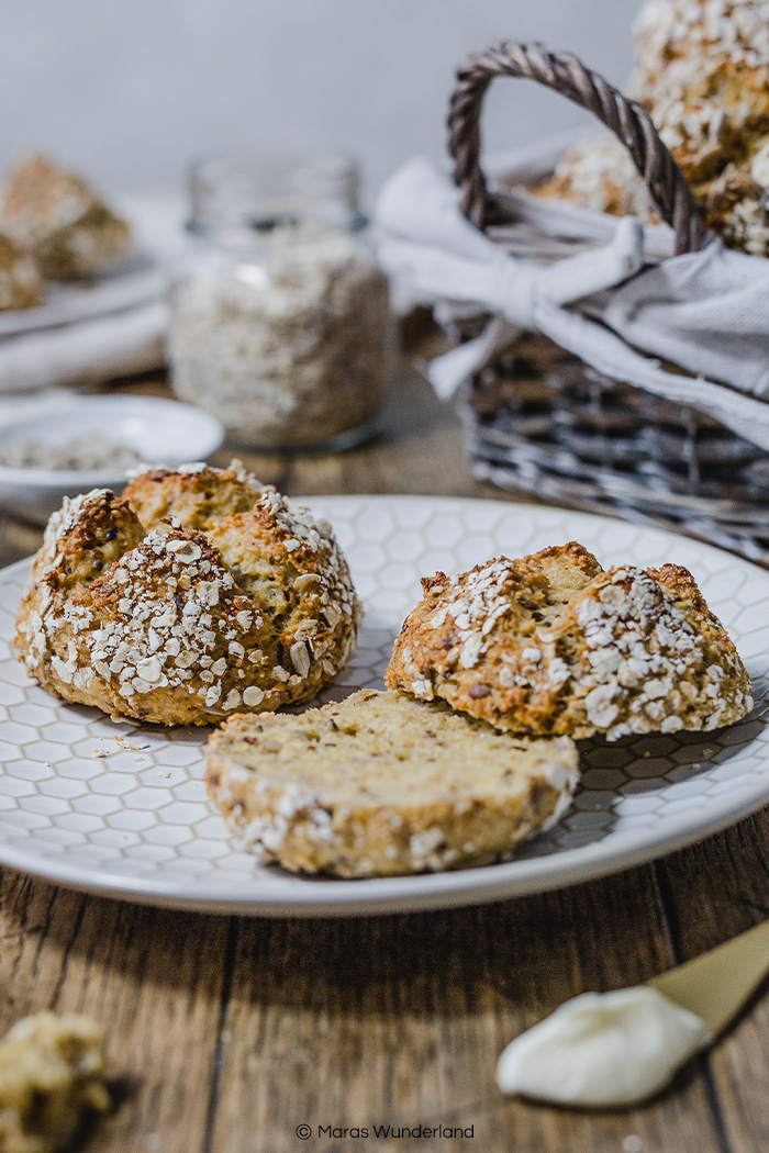 Schnelle und gesunde Quark-Hafer-Brötchen. Ruck zuck gemacht, gut einzufrieren, saftig und lecker. • Maras Wunderland