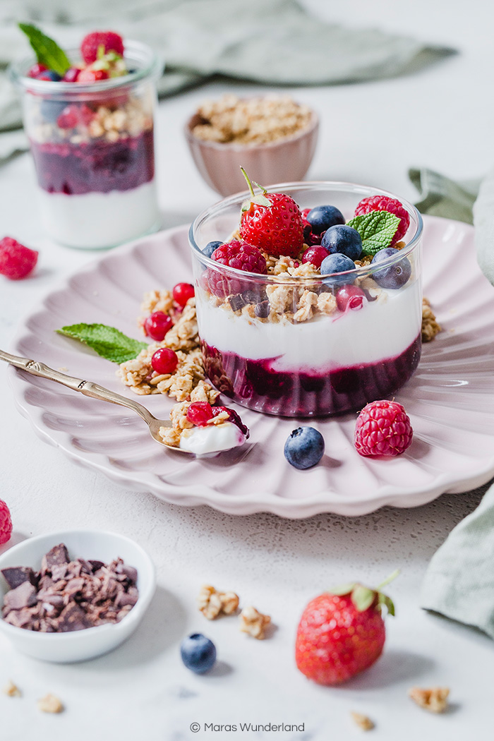 Schnelles Beeren Dessert. gesund und aus einfachen Zutaten. Perfektes Rezept für den Sommer. • Maras Wunderland