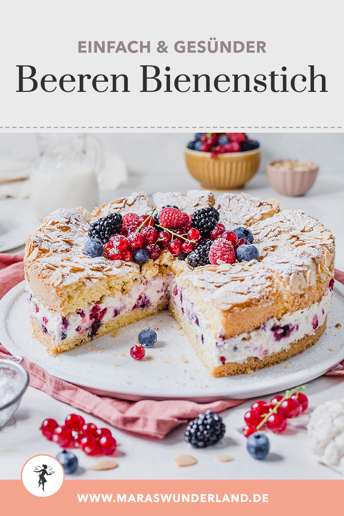 Schneller Beeren Bienenstich. Die perfekte, luftig leichte Sommertorte. Mit Biskuit und Pudding. • Maras Wunderland