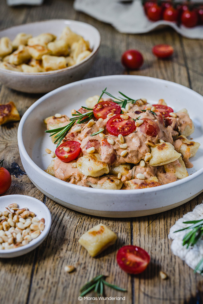 Quarkgnocchi in Tomaten-Frischkäsesoße. Einfach gemacht, gesünder und super lecker. • Maras Wunderland